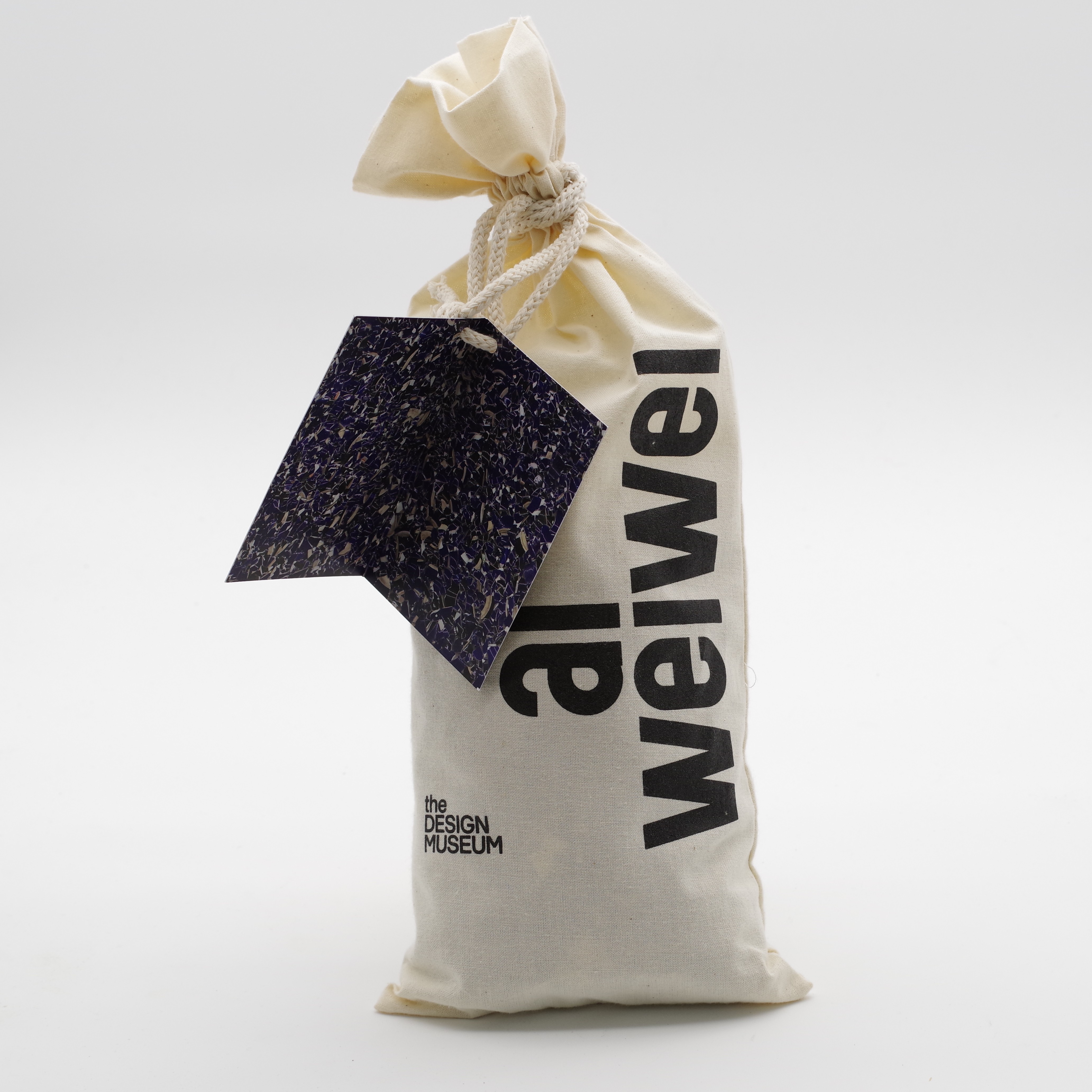 500 piece Jigsaw, in drawstring bag